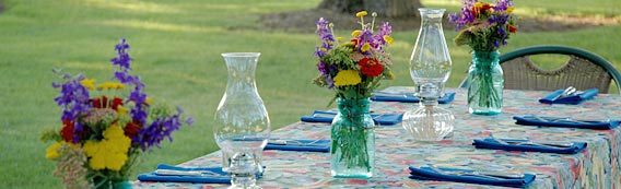 Chinook Wines picnic table